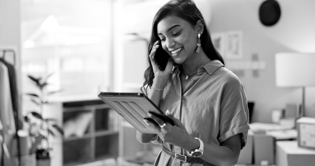 Cryo transport company representative speaking with a client on the phone